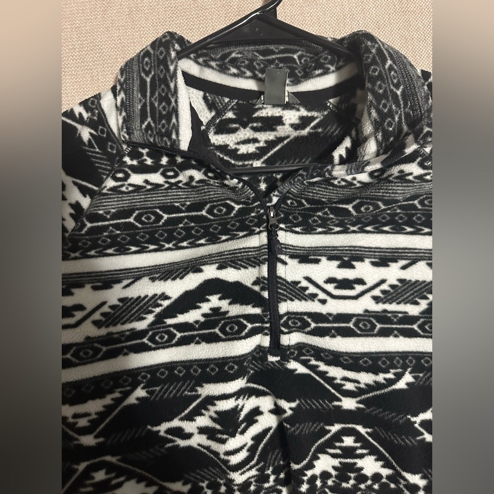 Western print sweater / quarter zip Eddie Bauer